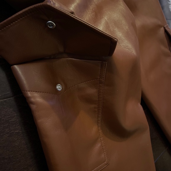 Aritzia Wilfred Pants size 10 Vegan Leather Brown High Rise Button Pockets - Picture 8 of 9
